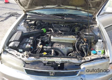 1997 Honda Accord Lx z USA, uszkodzony, nr VIN 1HGCD7234VA012141